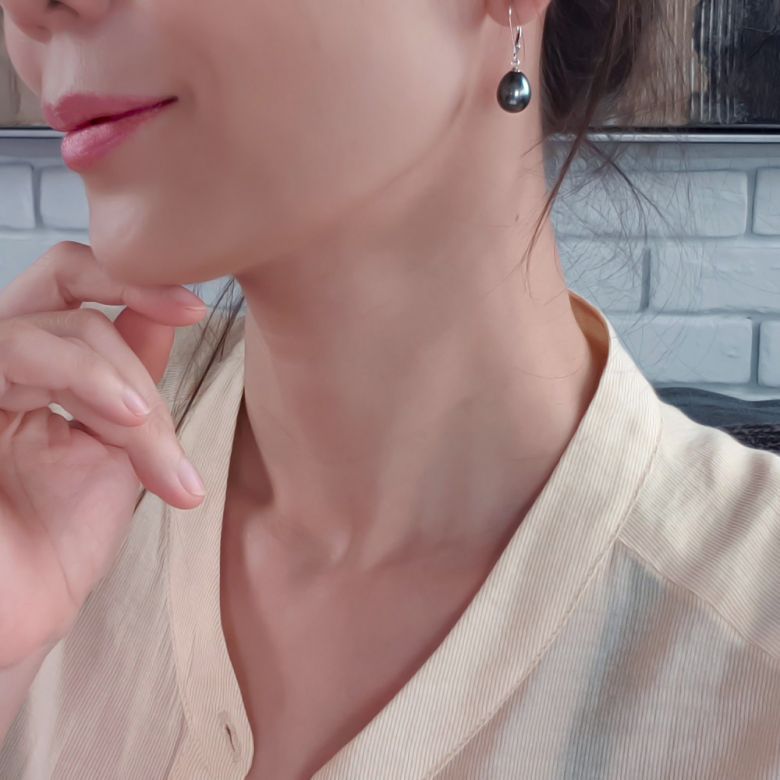 Boucles oreilles or blanc - Perles noires - Dormeuses eau douce 8.5/9mm - 1