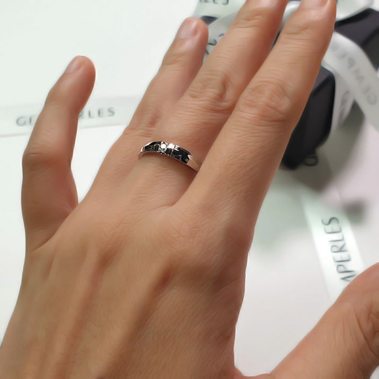 Alliance solitaire sophistiqué. Alliance femme. Or blanc, Diamant | Constance - 1