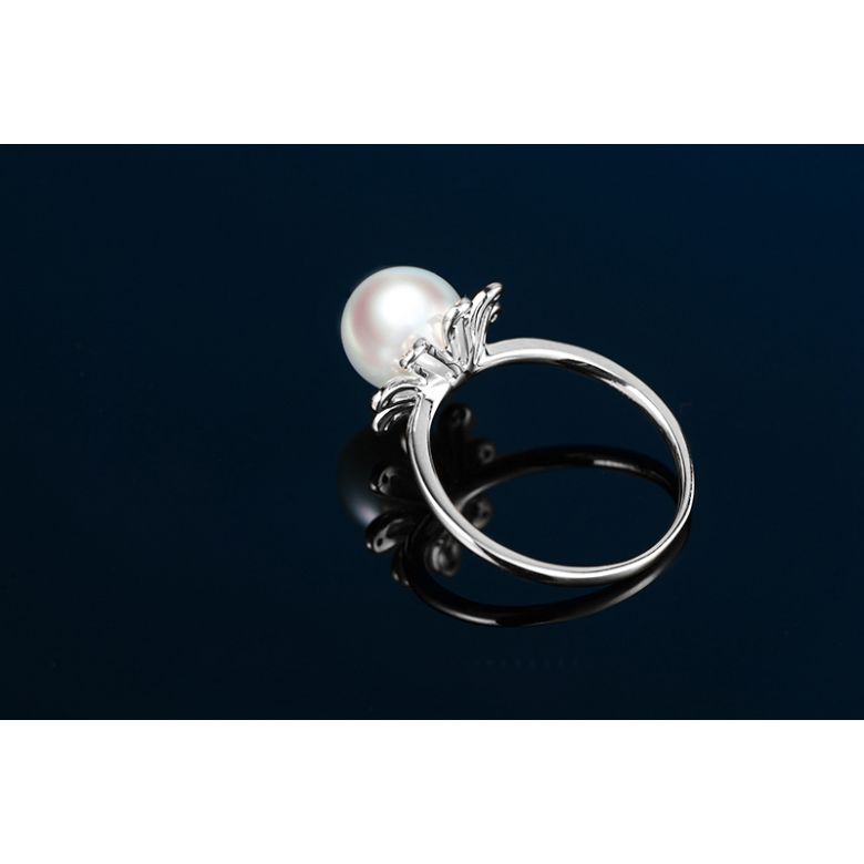 Bague fleur des neiges. Or blanc, pétales de diamants - 7