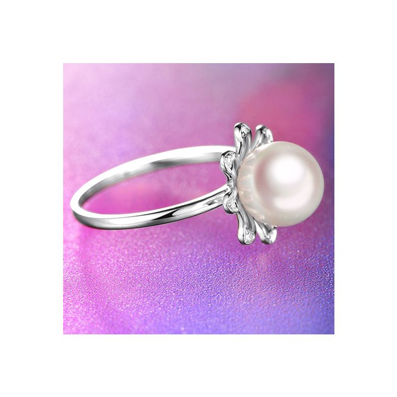Bague fleur des neiges. Or blanc, pétales de diamants - 6