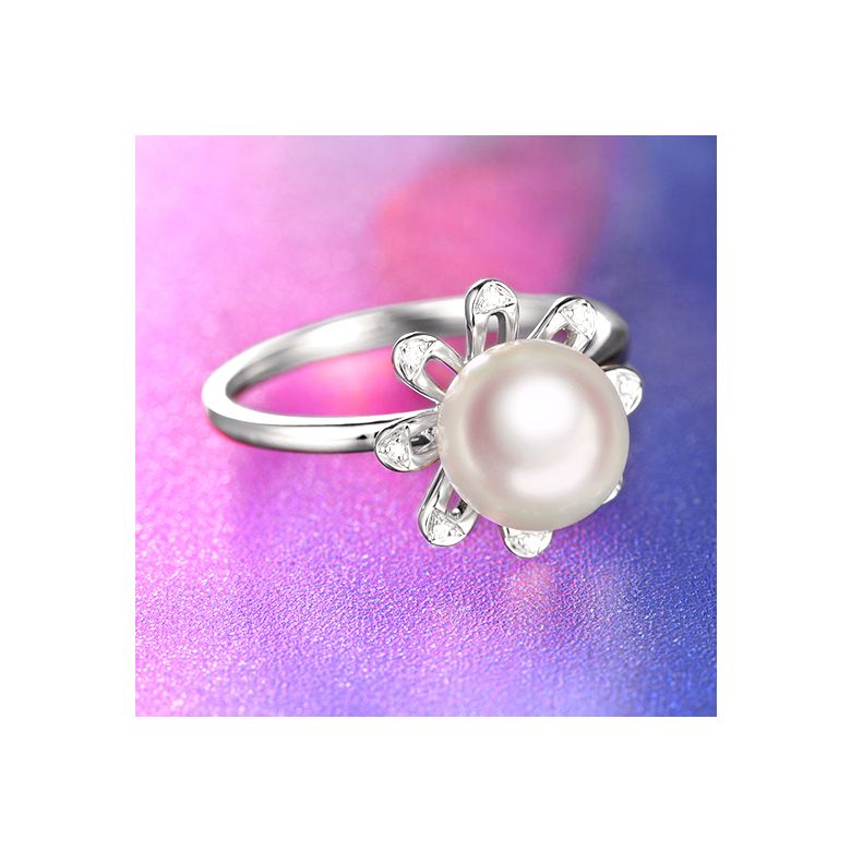 Bague fleur des neiges. Or blanc, pétales de diamants - 5