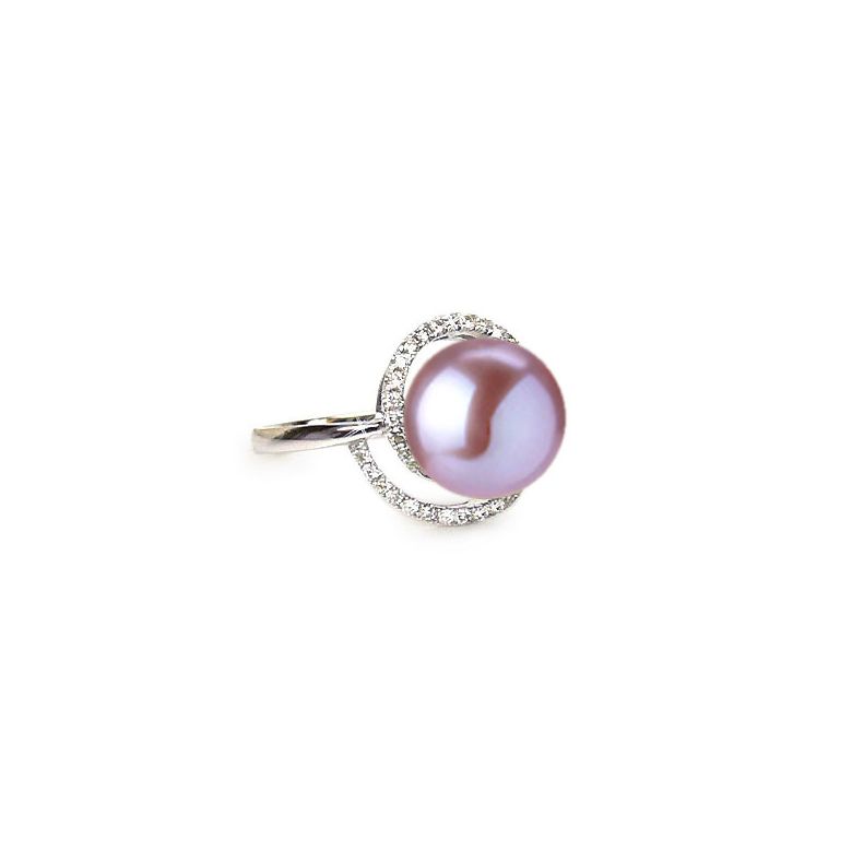 Bague perle d'eau douce blanche - Encerclement d'or blanc et diamants - 7