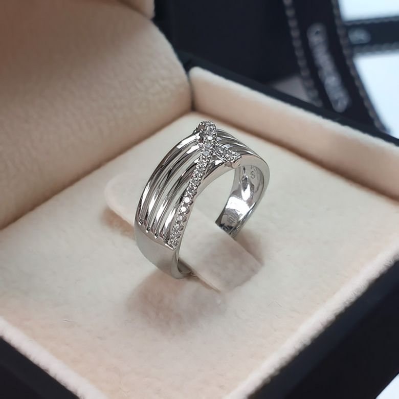 Bague 4 anneaux liés - Or blanc - Diamants sertis grains - 4