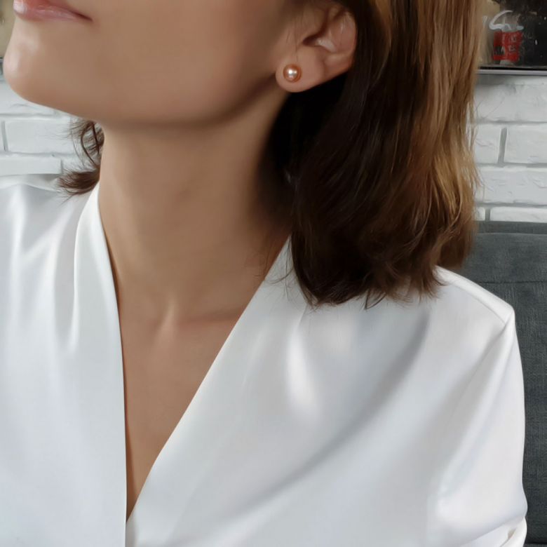 Boucles d'oreilles clous. Perles roses 8/9mm. Or blanc - 2