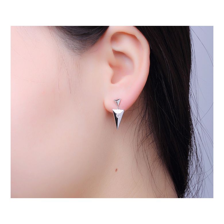 Pendants d'oreilles triangles Or blanc. Diamants 0.10ct - 2