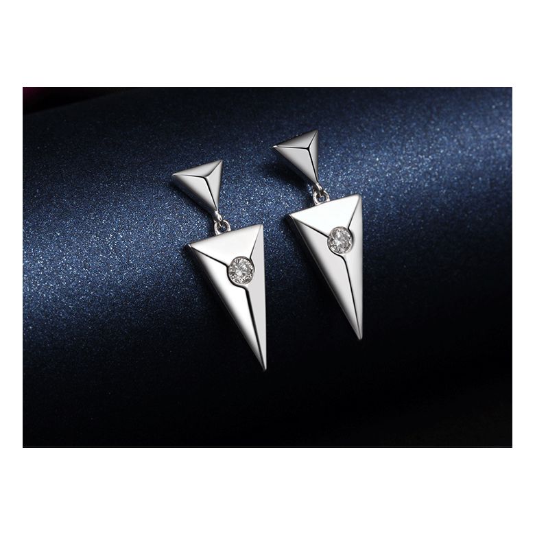 Pendants d'oreilles triangles Or blanc. Diamants 0.10ct - 4