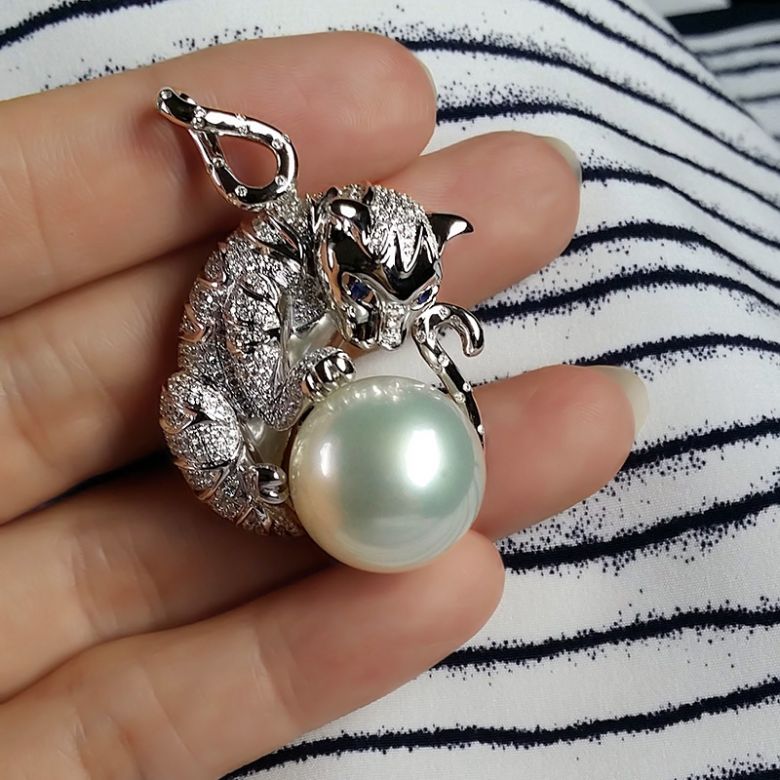 Pendentif Chat - Perle d'Australie, or, diamants - Kingdom of Animals - 2