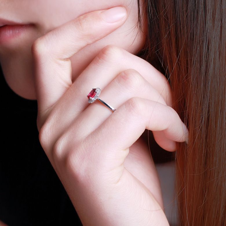 Bague rubis diamants et or blanc - Classique - Contraste éblouissant - 4