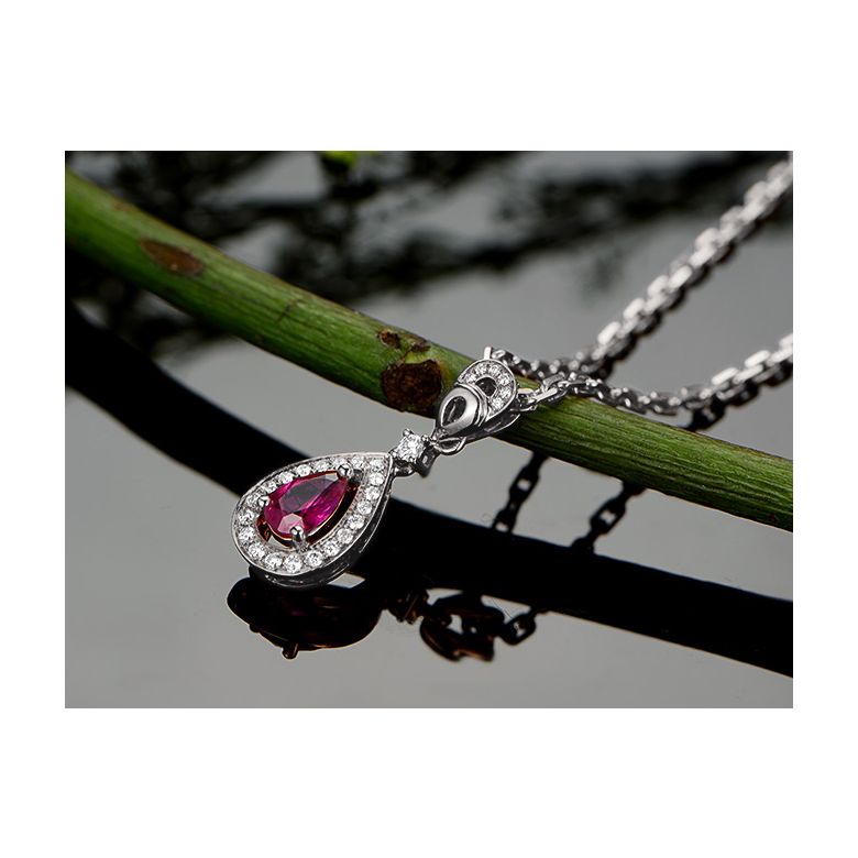 Pendentif princesse Or blanc 18cts - Rubis poire et diamants - 6