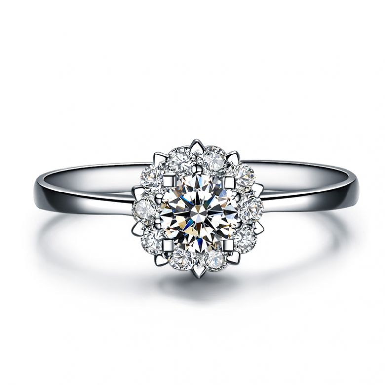 Solitaire bague or blanc - Coeur caillouté - Pavage diamants 0.33ct - 2