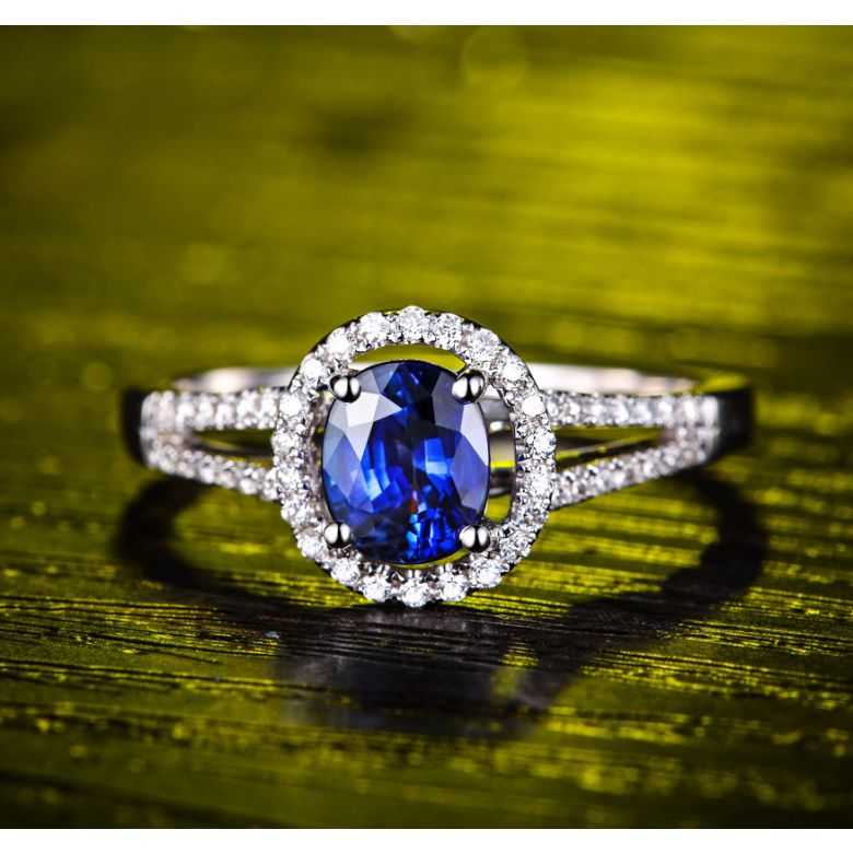 Bague de fiançailles saphir 0.90 carat. Or blanc, Diamants - 3