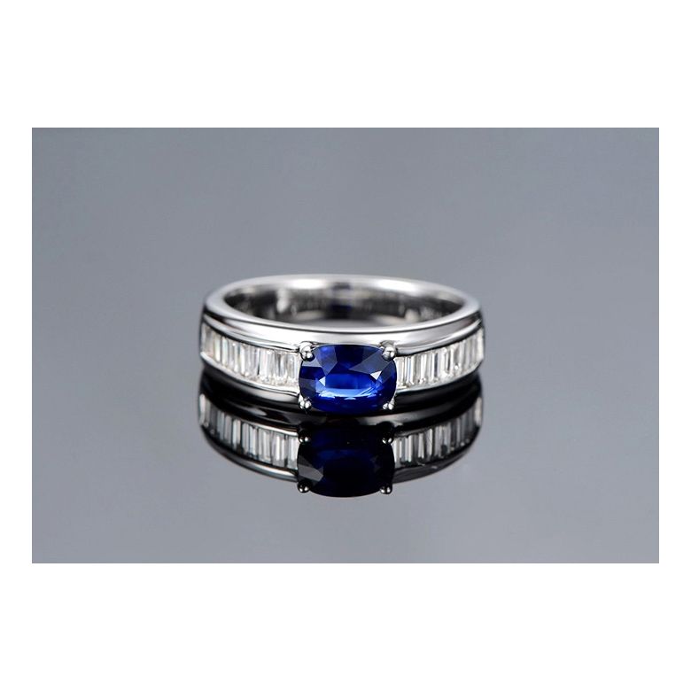 Bague contraste Saphir et Diamants taille émeraude. Or blanc 18 - 4