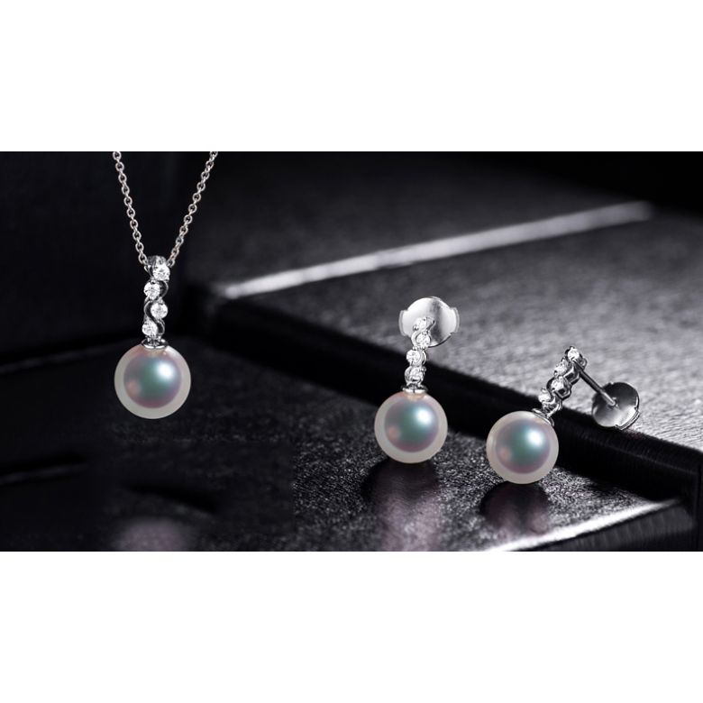 Pendentif et Boucles. Or blanc, Perles. Mya et la danse du serpent - 4